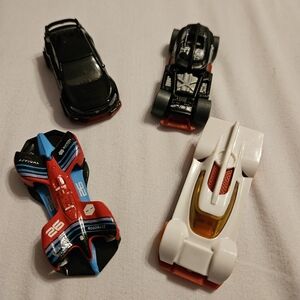 Racing Car Toy Set -Diecast- Black, Red, White Hotwheels 2011 (A-20)